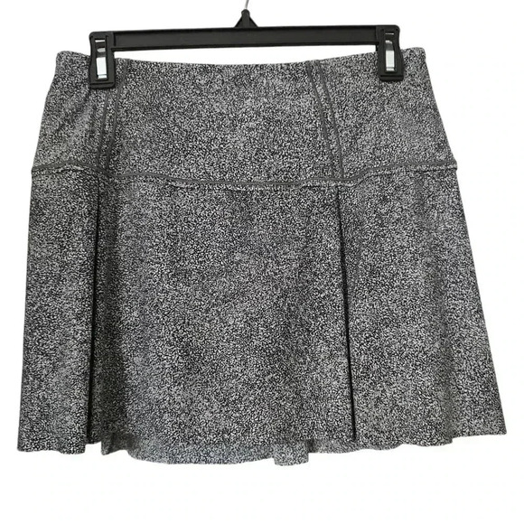 Lululemon Lost in Pace Skirt with shorts Sz 6T - Picture 8 of 9